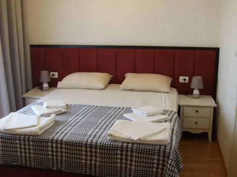 Rent, two bedroom apartment, 86m², Bečići, Budva - image 4