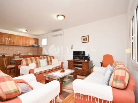 Izdavanje, jednosoban stan, 57m², Momišići, Podgorica - image 13