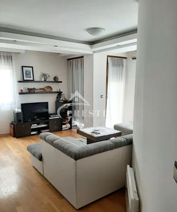 Prodaja, dvosoban stan, 72m², Preko Morače, Podgorica