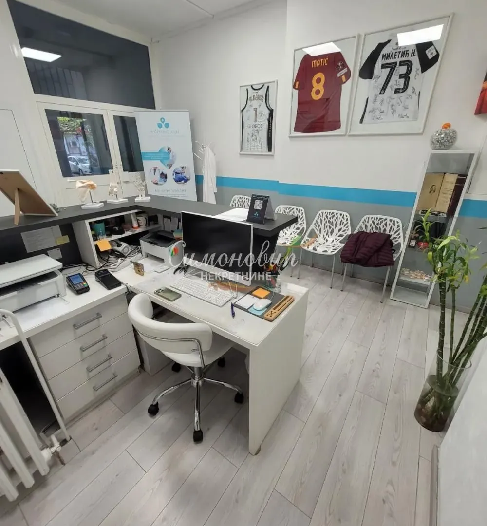 Rent, office space, 136m², Čukarica, Beograd