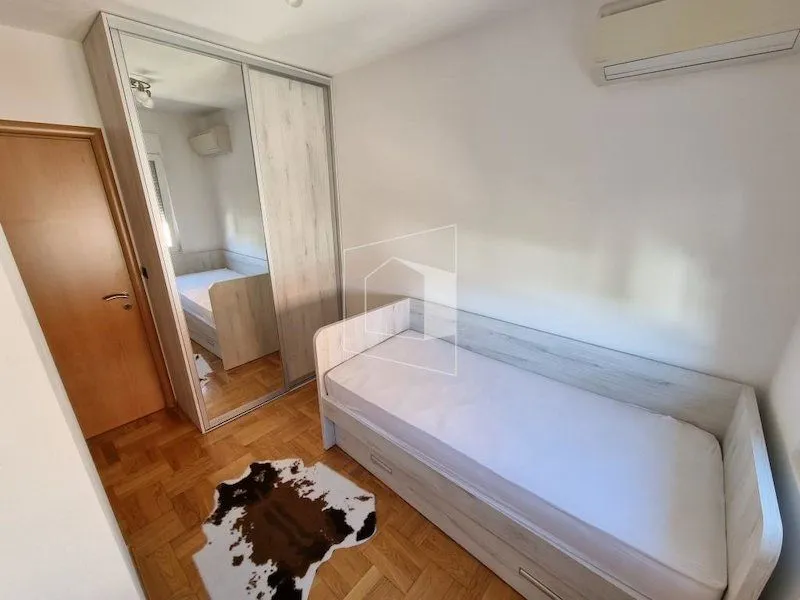 Rent, apartment, 87m², Stari Aerodrom, Podgorica