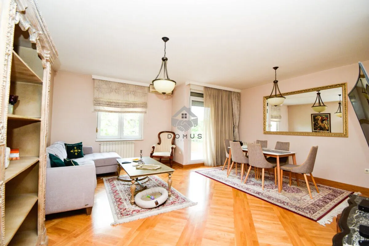 Izdavanje, trosoban stan, 104m², Preko Morače, Podgorica