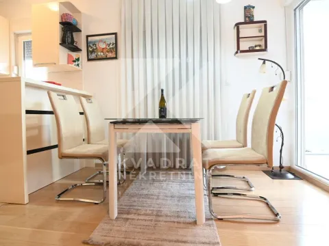 Izdavanje, dvosoban stan, 72m², City Kvart, Podgorica - image 3