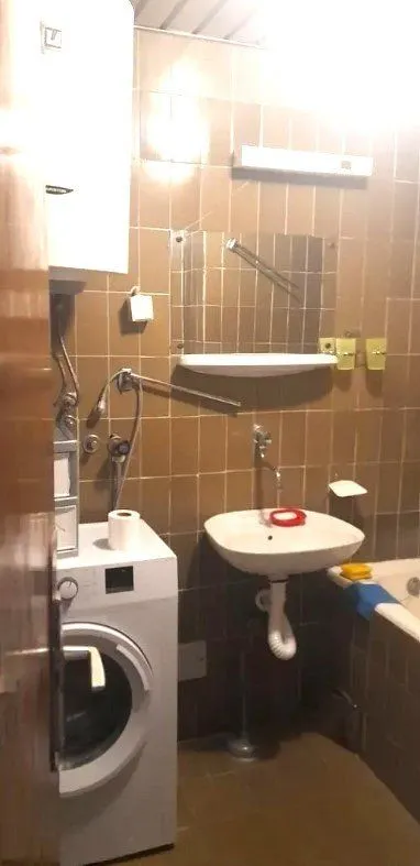 Izdavanje, jednosoban stan, 51m², Blok 6, Podgorica