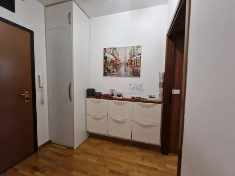 Prodaja, dvosoban stan, 75m², City Kvart, Podgorica - image 7