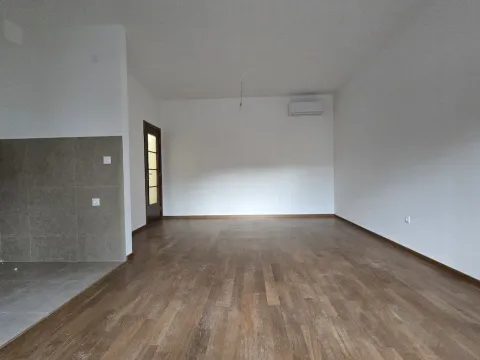 Rent, three bedroom apartment, 90m², Zagorič, Podgorica - image 6