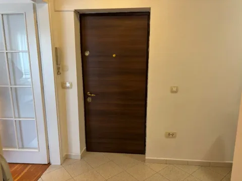 Izdavanje, jednosoban stan, 39m², Centar, Podgorica - image 6