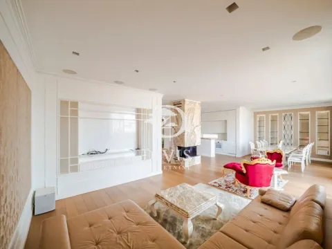 Sale, four bedroom apartment, 330m², Južni Bulevar, Vračar Sve Podlokacije - image 10