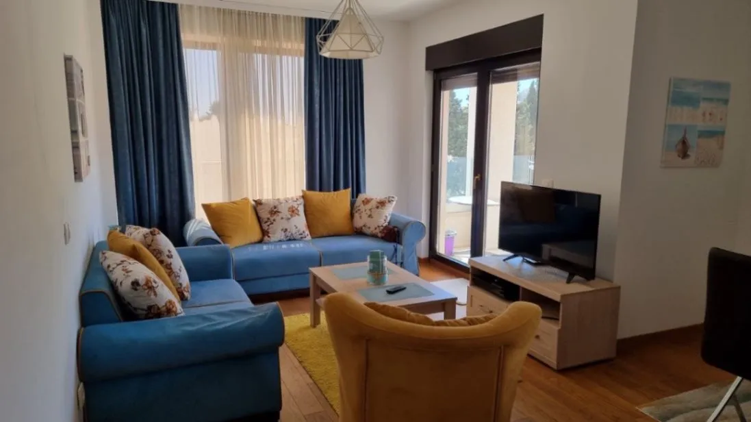 Rent, one bedroom apartment, 55m², Bulevar, Budva