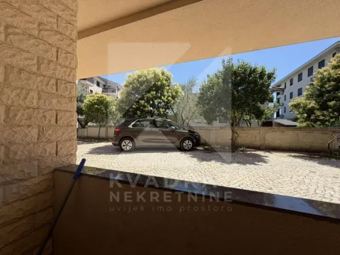 Rent, studio apartment, 30m², City Kvart, Podgorica - image 1