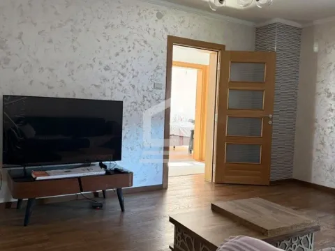 Kuća in Tološi