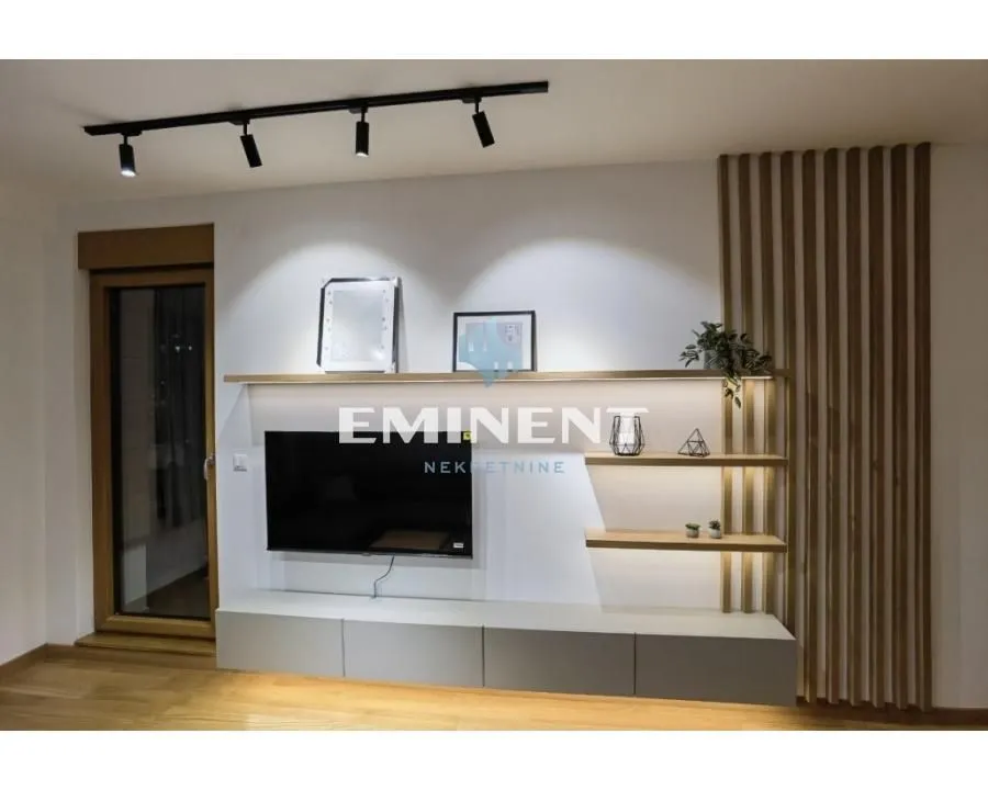Izdavanje, dvosoban stan, 48m², Novi Beograd Blok 65, Novi Beograd Sve Podlokacije