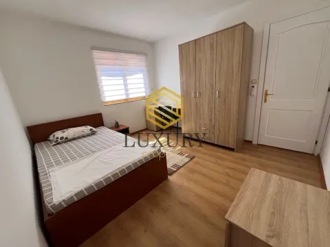 Izdavanje, kuća, 200m², Dalmatinska ulica, Podgorica - image 2