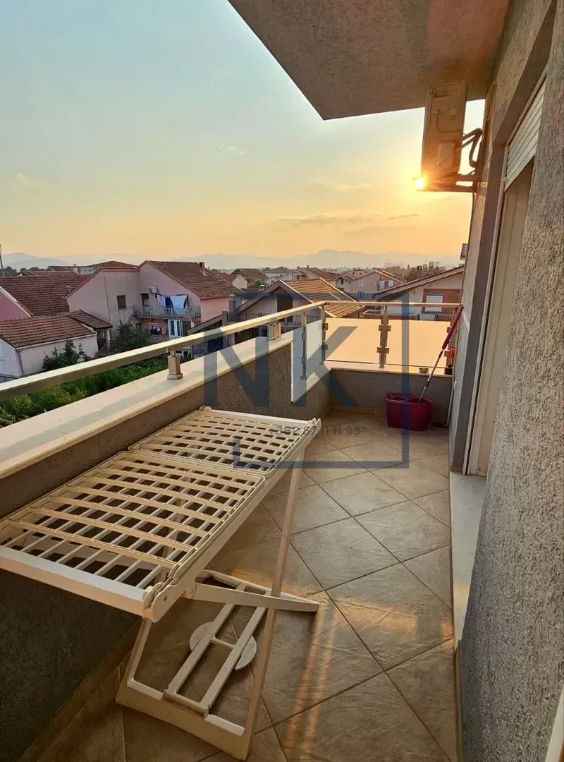 Izdavanje, dvosoban stan, 64m², Stari Aerodrom, Podgorica