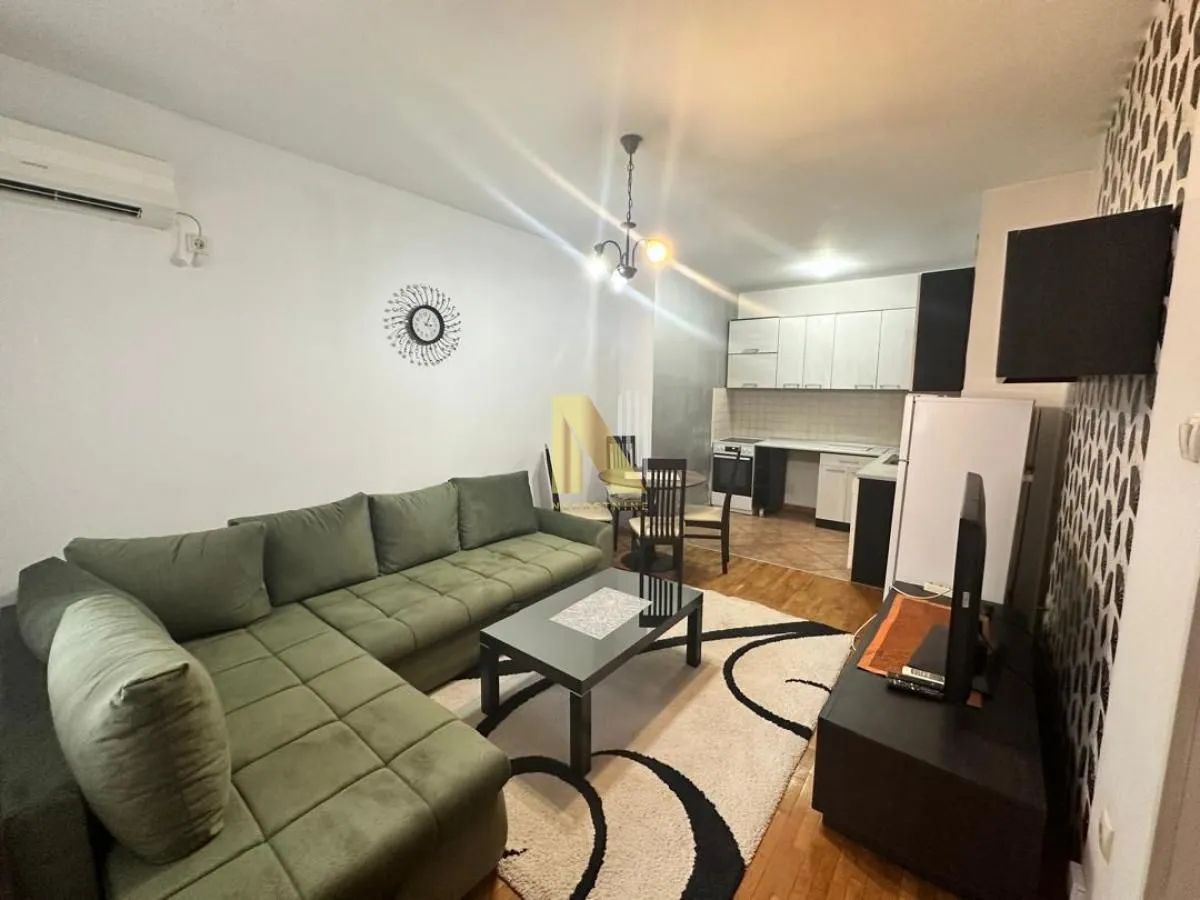 Izdavanje, dvosoban stan, 42m², Grbavica, Novi Sad Sve Podlokacije