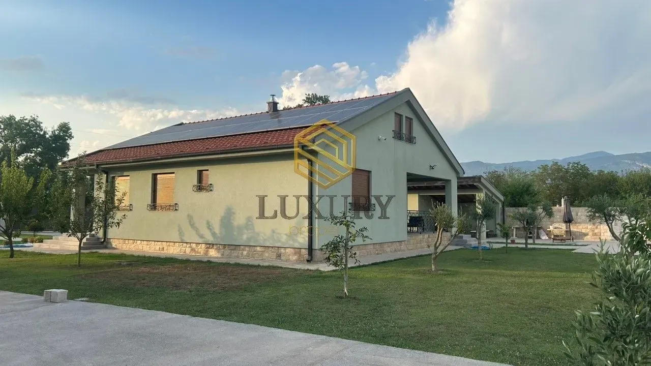 Izdavanje, kuća, 220m², Ćurilac, Danilovgrad