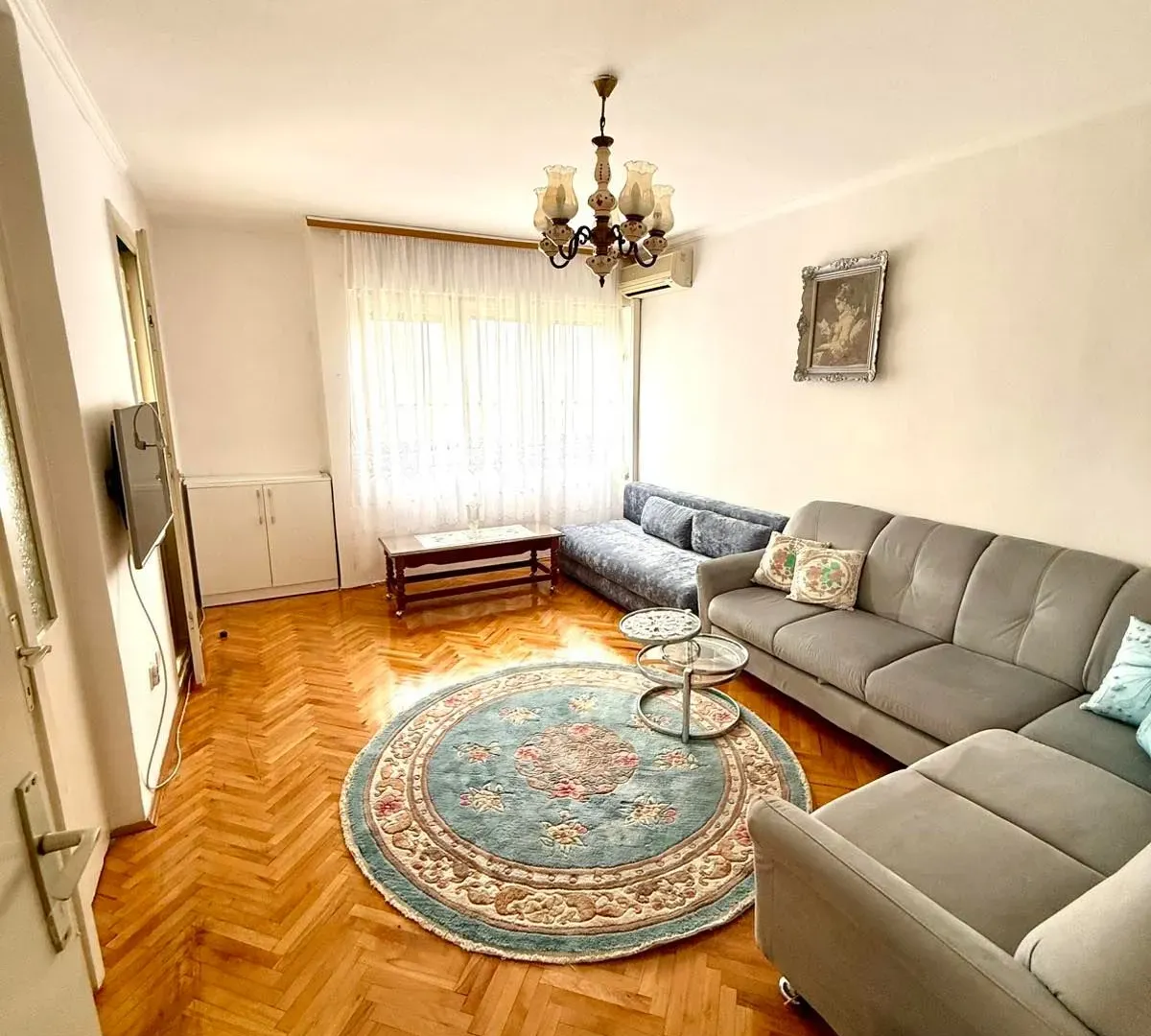 Izdavanje, dvosoban stan, 75m², Gintaš, Podgorica