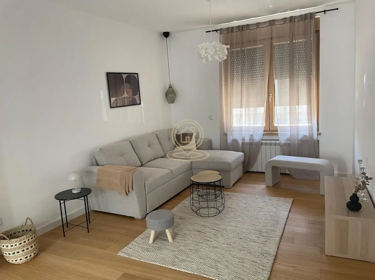 Izdavanje, dvosoban stan, 41m², Čubura, Beograd