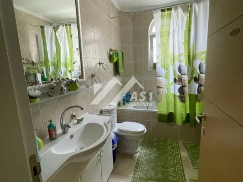 Izdavanje, kuća, 400m², Veternik, Novi Sad Sve Podlokacije - image 11