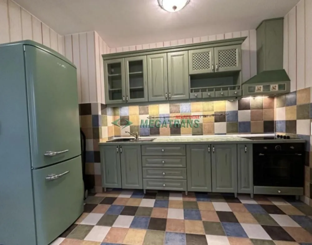 Izdavanje, trosoban stan, 102m², Belvil, Beograd