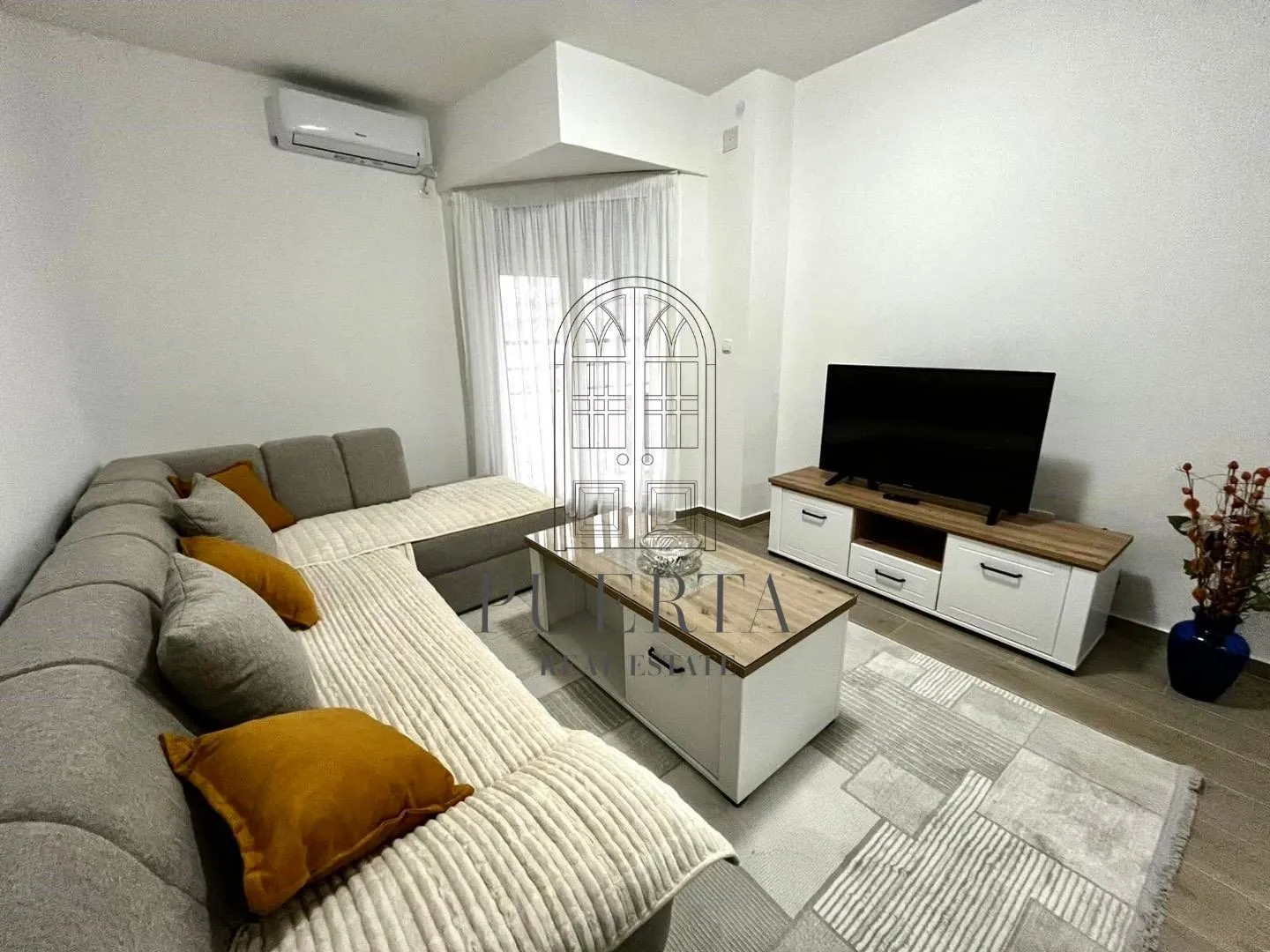 Izdavanje, jednosoban stan, 43m², Preko Morače, Podgorica