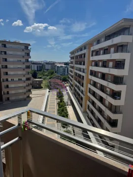 Pogled sa terase na okolne stambene zgrade i naselje. - image 8