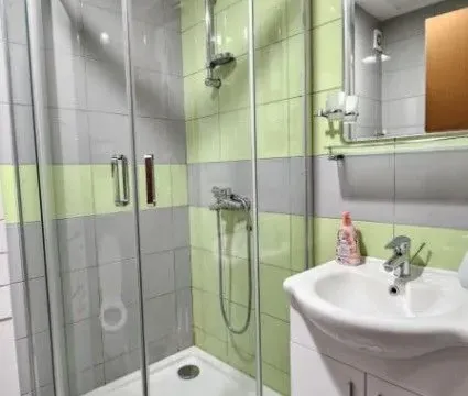 Izdavanje, jednosoban stan, 47m², City Kvart, Podgorica - image 9