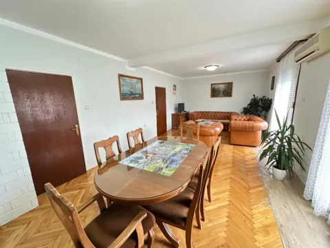 Izdavanje, kuća, 100m², Zagorič, Podgorica