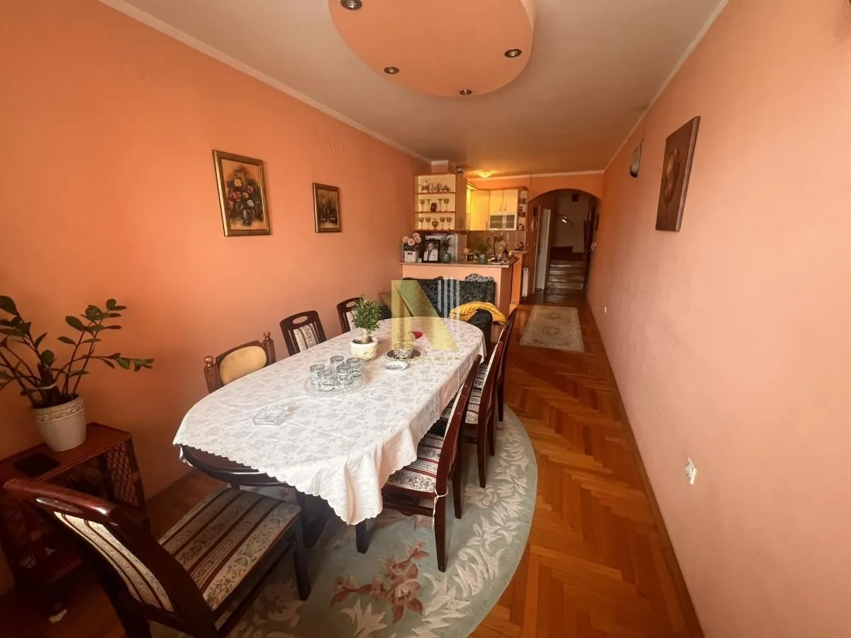 Prodaja, četvorosoban stan, 121m², Sajmište, Novi Sad