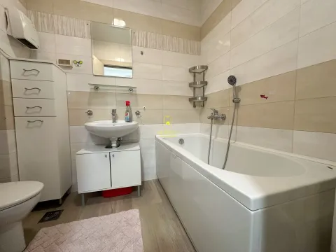 Prodaja, jednosoban stan, 43m², Stari Aerodrom, Podgorica - image 5