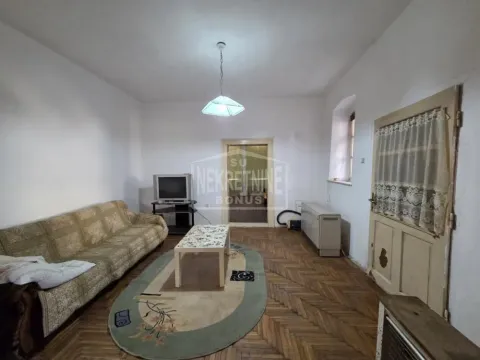 Prodaja, kuća, 250m², Bajmok, Subotica - image 12