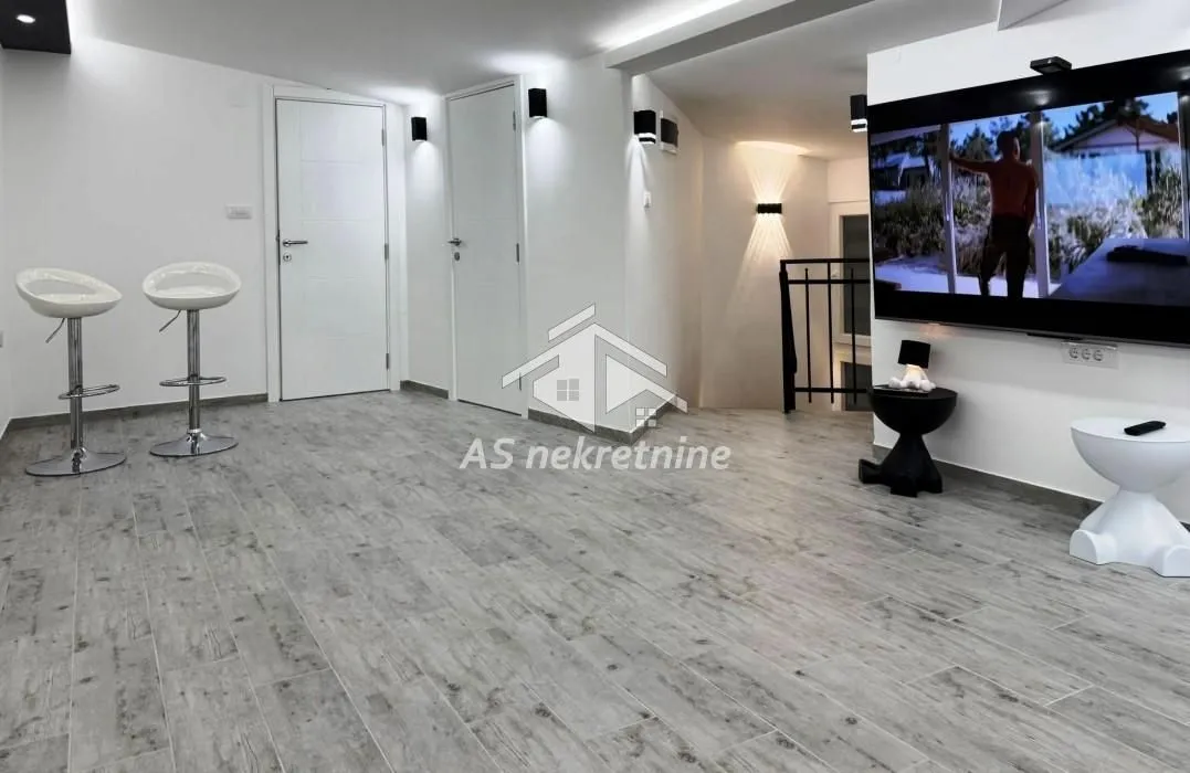 Rent, apartment, 120m², Kalenić Pijaca, Vračar Sve Podlokacije