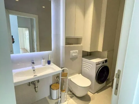 Izdavanje, dvosoban stan, 159m², Tivat, Crna Gora - image 7