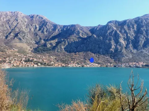 Prodaja, plac, 425m², Risan, Kotor - image 1