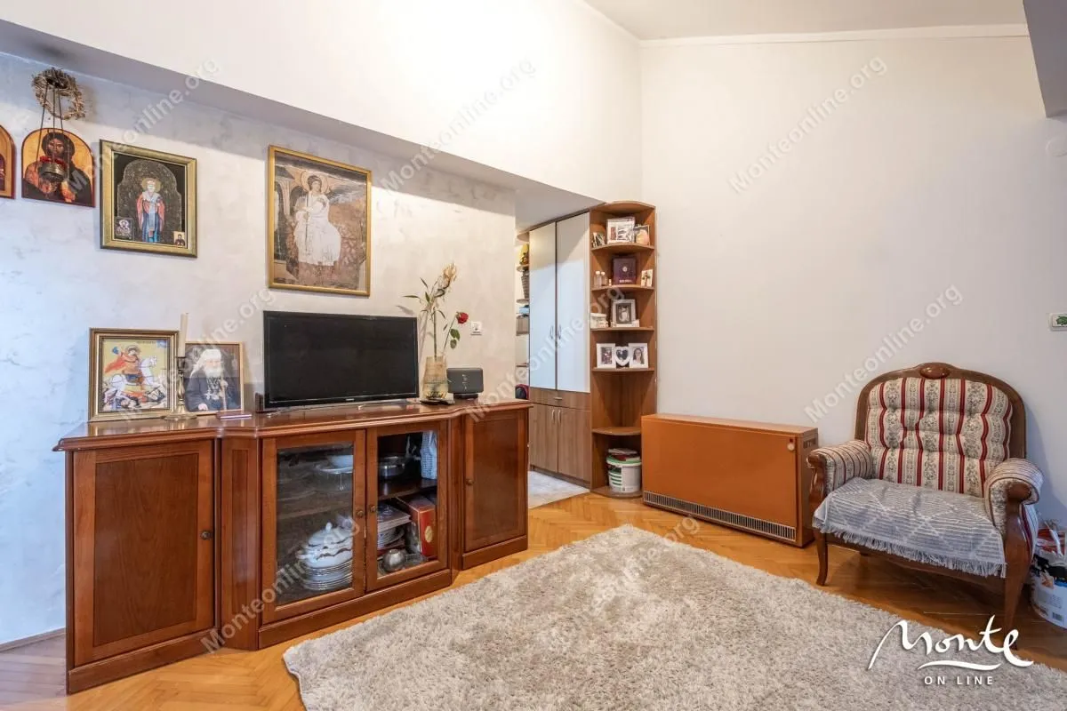 Prodaja, trosoban stan, 63m², Tivat, Crna Gora