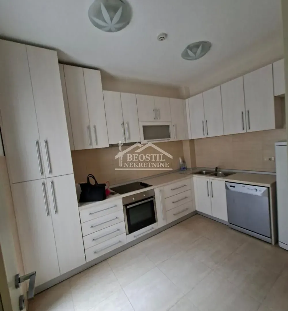 Rent, four bedroom apartment, 125m², Savski Venac, Beograd