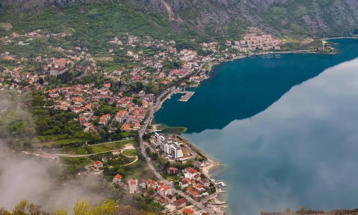Prodaja, plac, 2200m², Kotor, Crna Gora