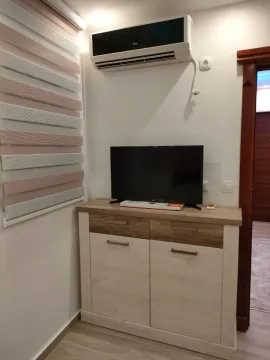 Izdavanje, dvosoban stan, 70m², Centar, Bar - image 6