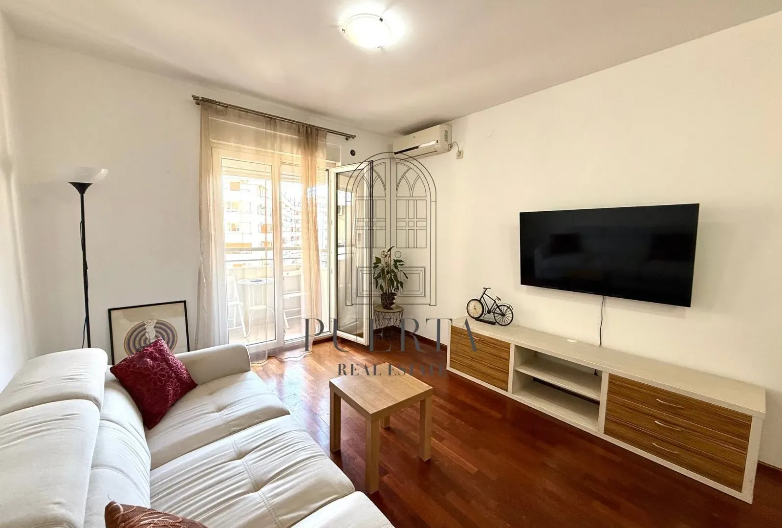 Rent, one bedroom apartment, 45m², Stari Aerodrom, Podgorica