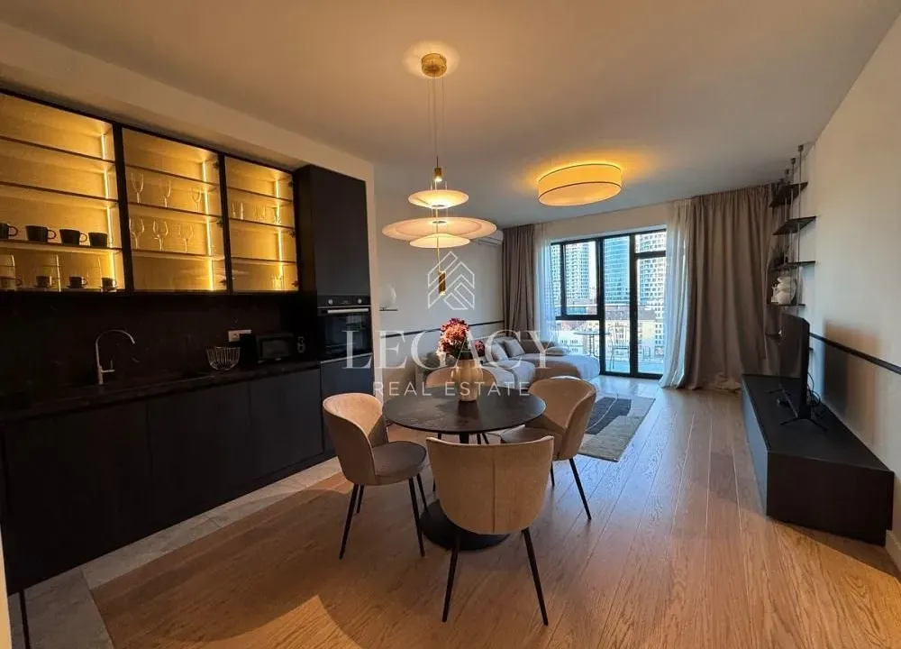 Izdavanje, trosoban stan, 79m², Savski Venac, Beograd