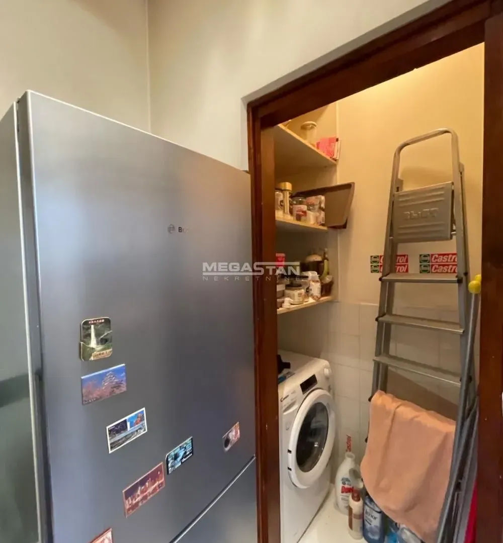 Prodaja, trosoban stan, 76m², Vračar Sve Podlokacije, Beograd