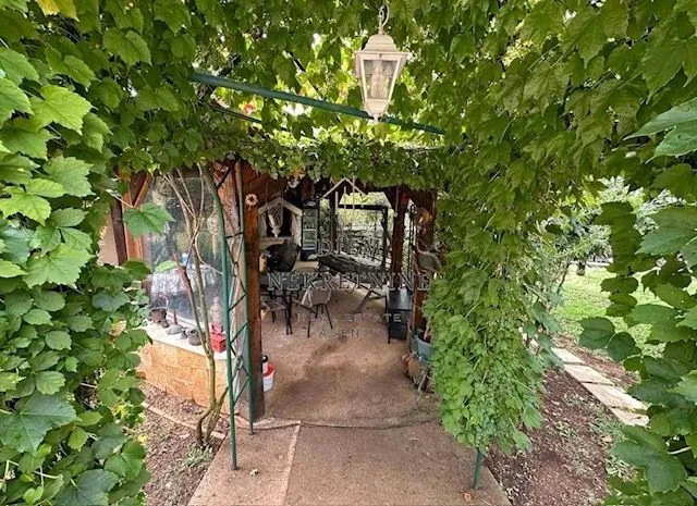 Izdavanje, kuća, 94m², Mareza, Podgorica