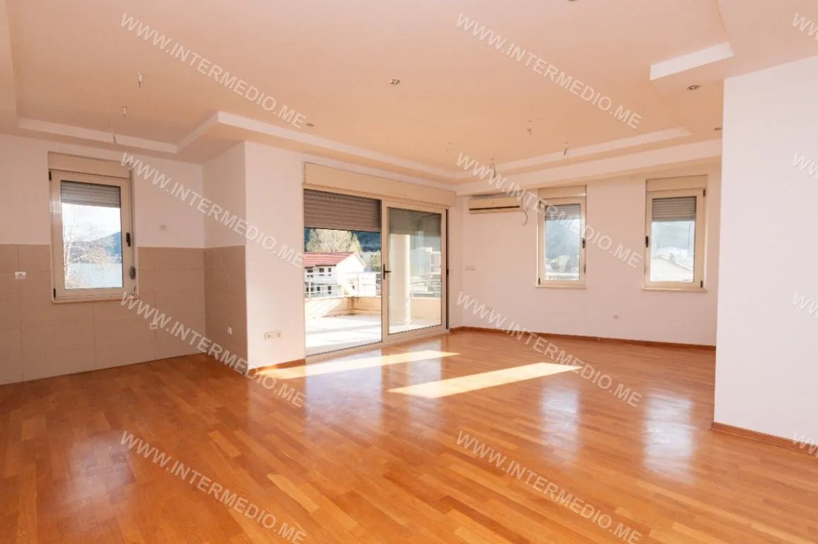 Prodaja, dvosoban stan, 132m², Igalo, Herceg Novi