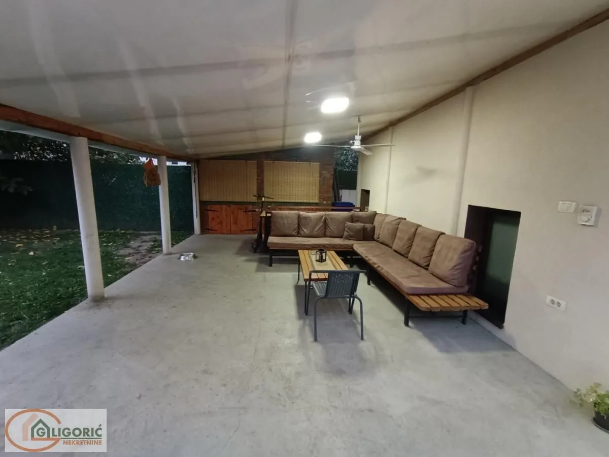 Prodaja, kuća, 346m², Strelište, Pančevo