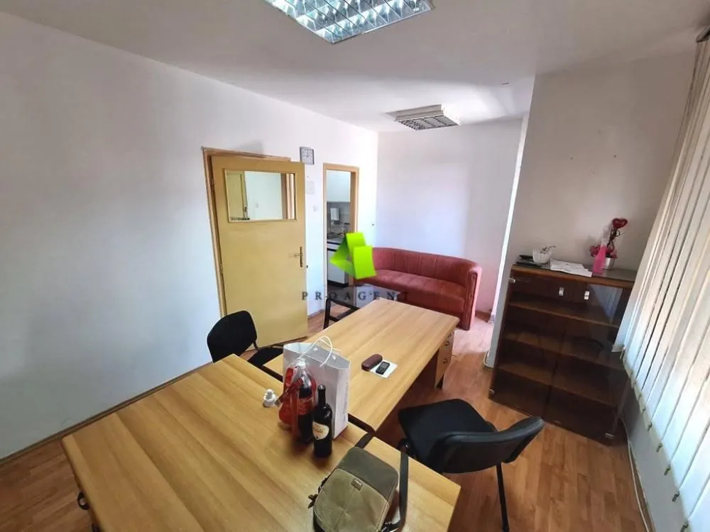 Rent, office space, 67m², Medijana, Niš