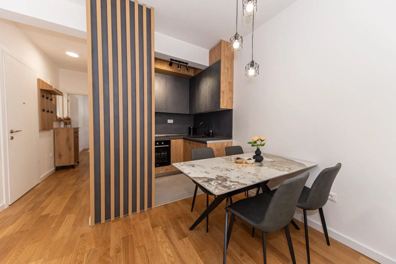 Izdavanje, jednosoban stan, 45m², Šušanj, Bar