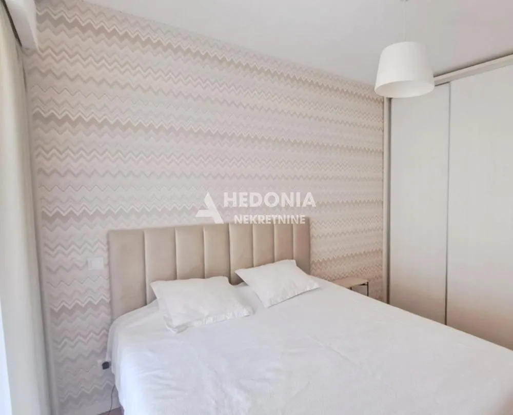 Prodaja, trosoban stan, 83m², Novi Beograd Blok 65, Novi Beograd Sve Podlokacije