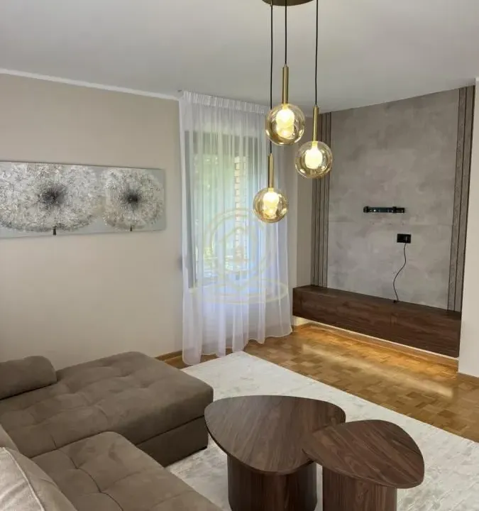 Rent, four bedroom apartment, 94m², Čukarica, Beograd