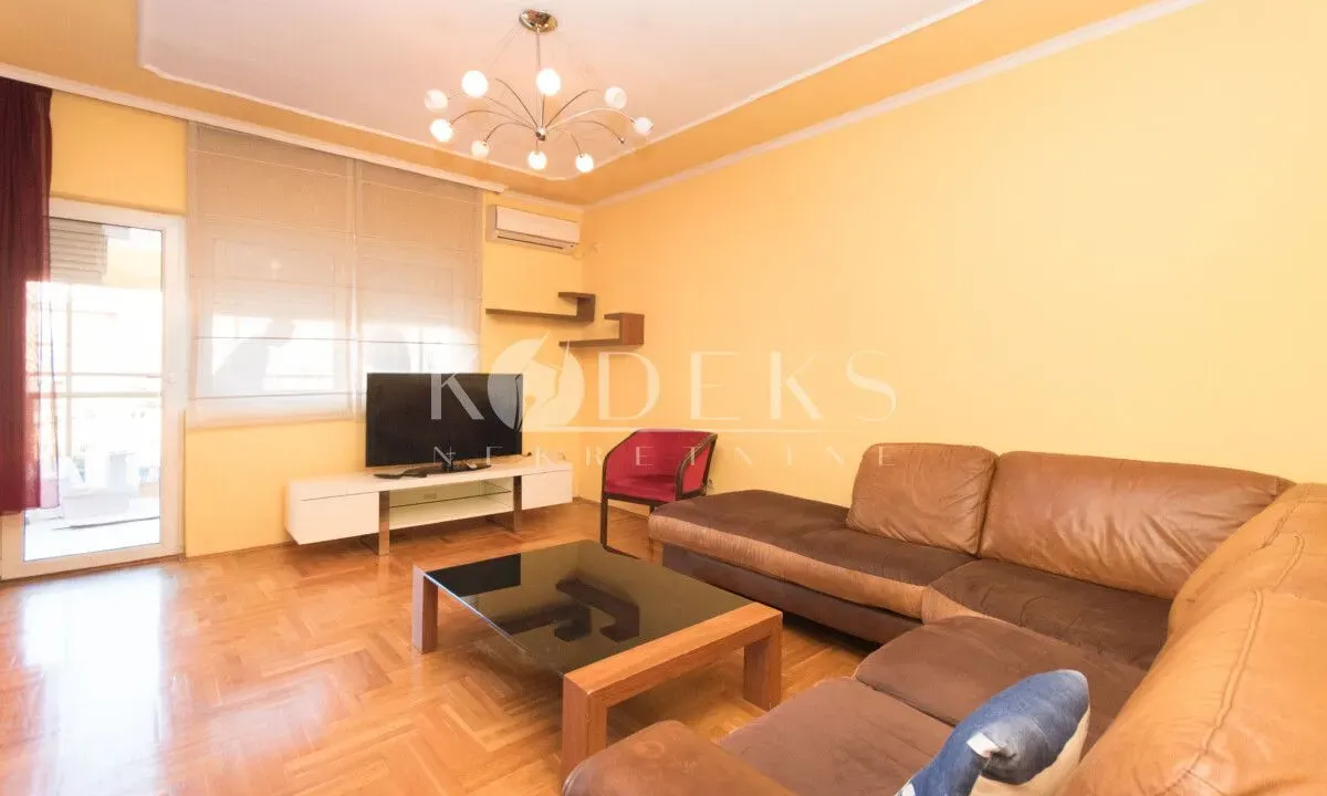 Izdavanje, dvosoban stan, 76m², Stari Aerodrom, Podgorica