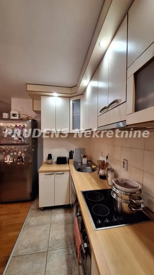 Prodaja, četvorosoban stan, 109m², Crveni Krst, Beograd